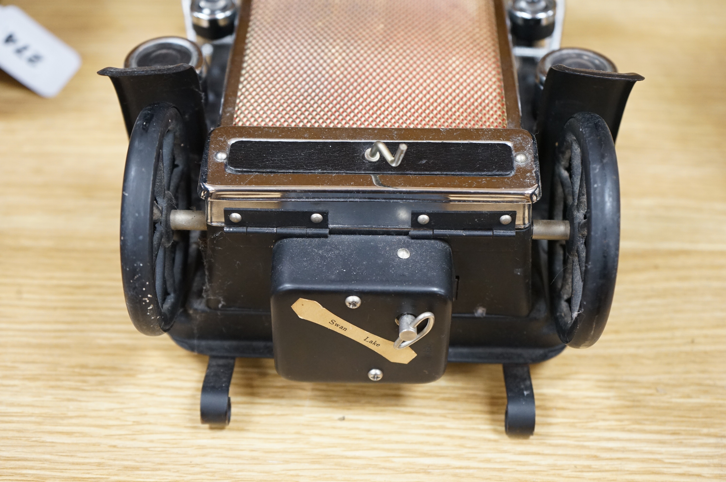 A Rolls Royce novelty liqueur set, 31cm
